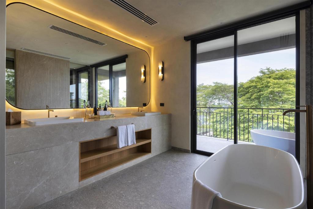 3 Bedrooms, Villa, Cliff Side, with Pool 3/3