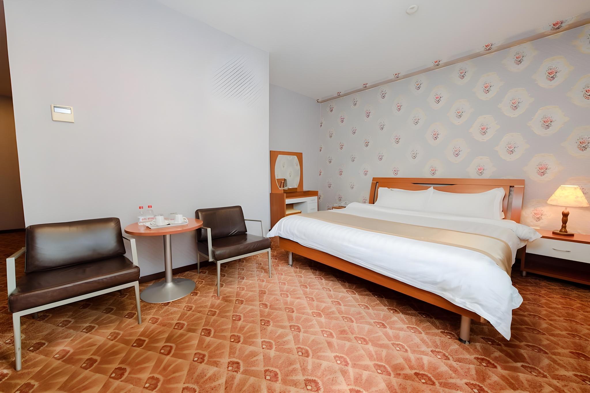 Semi Room, Luxury, King Bed