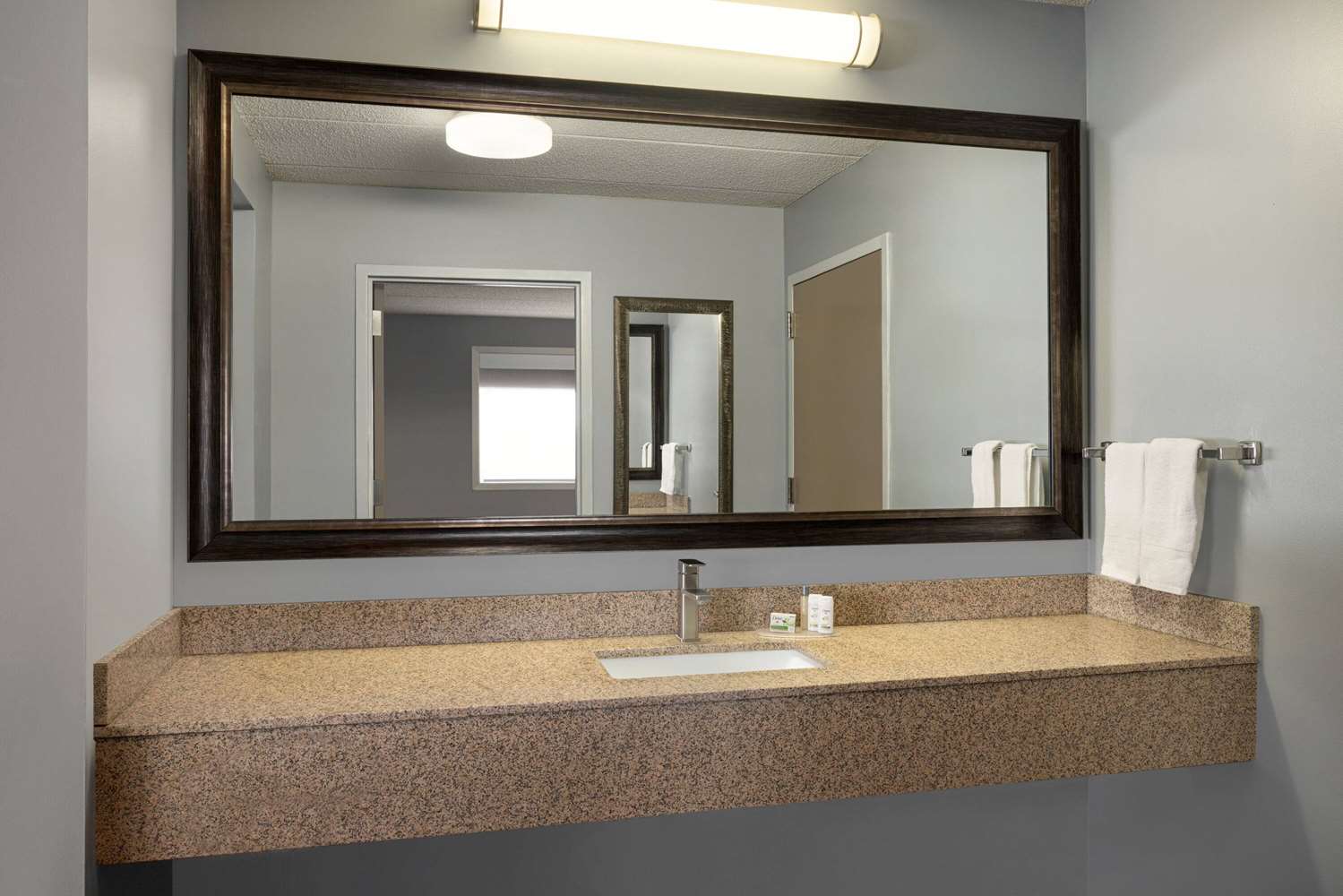 Americinn By Wyndham Inver Grove Heights Minneapolis 32/32