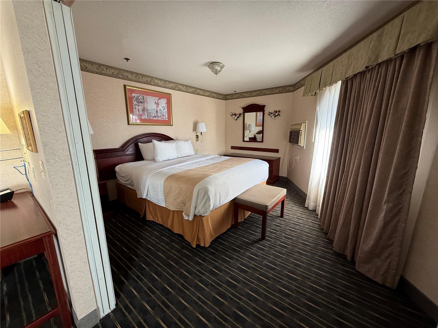 1 Bedroom, Suite, King Bed, Sofa