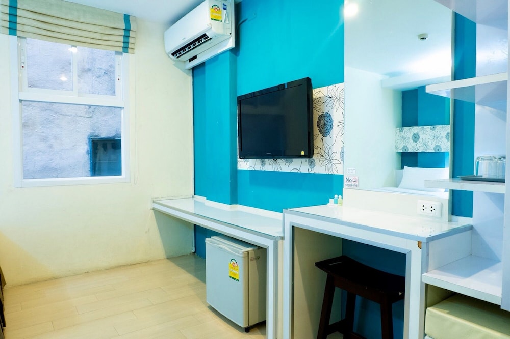 The Konnect Hotel 50/50