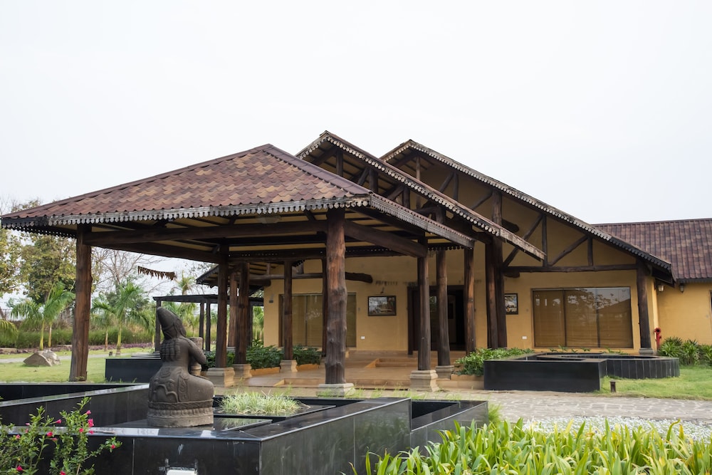 WelcomHeritage Tadoba Vanya Villas resort and Spa 7/61