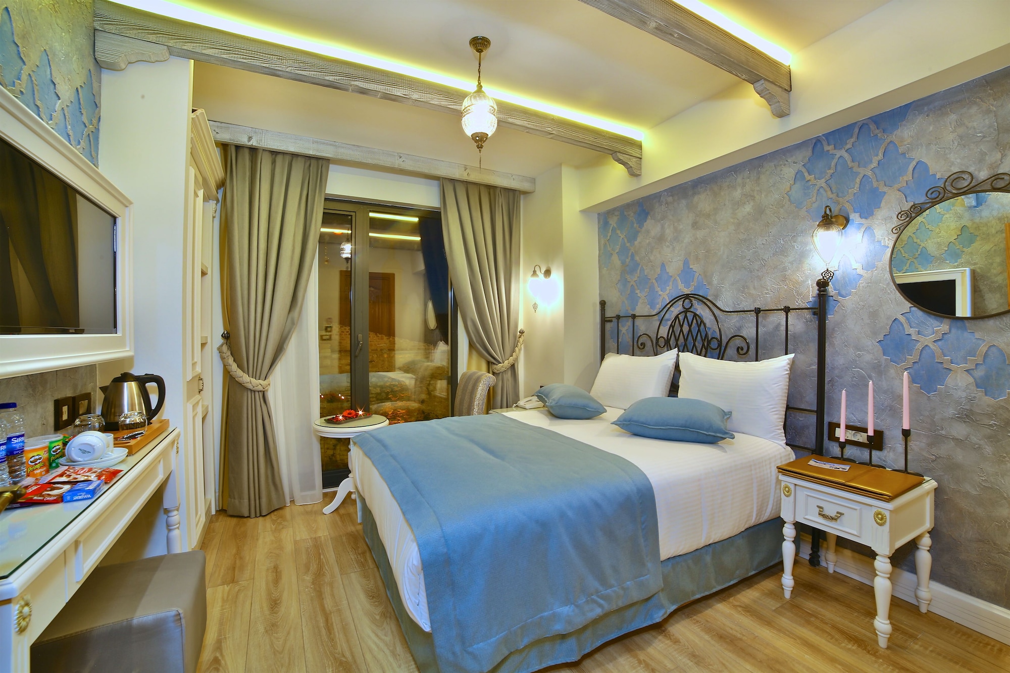 Deluxe, Single, Double Bed 3/4