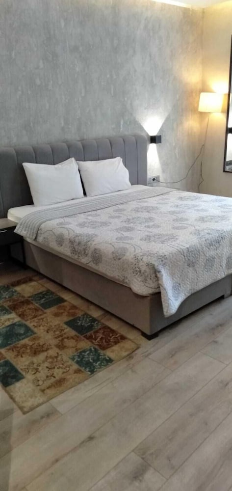 Orya Hotel 32/63