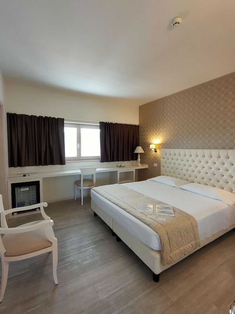 Nuova Opera Rooms 9/50