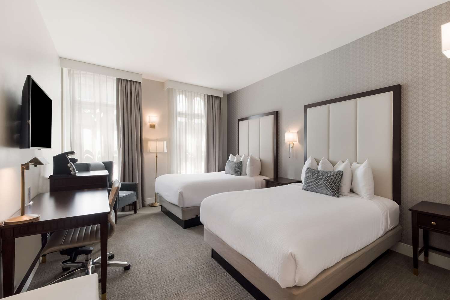 Room, 2 Queen Beds, Street View