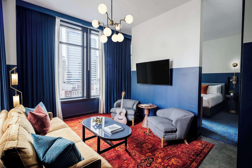 Platinum, Studio, Suite, King Bed