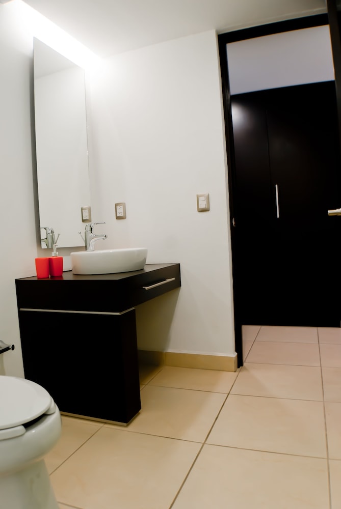 Ramada by Wyndham Acapulco Hotel and Suites 60/61