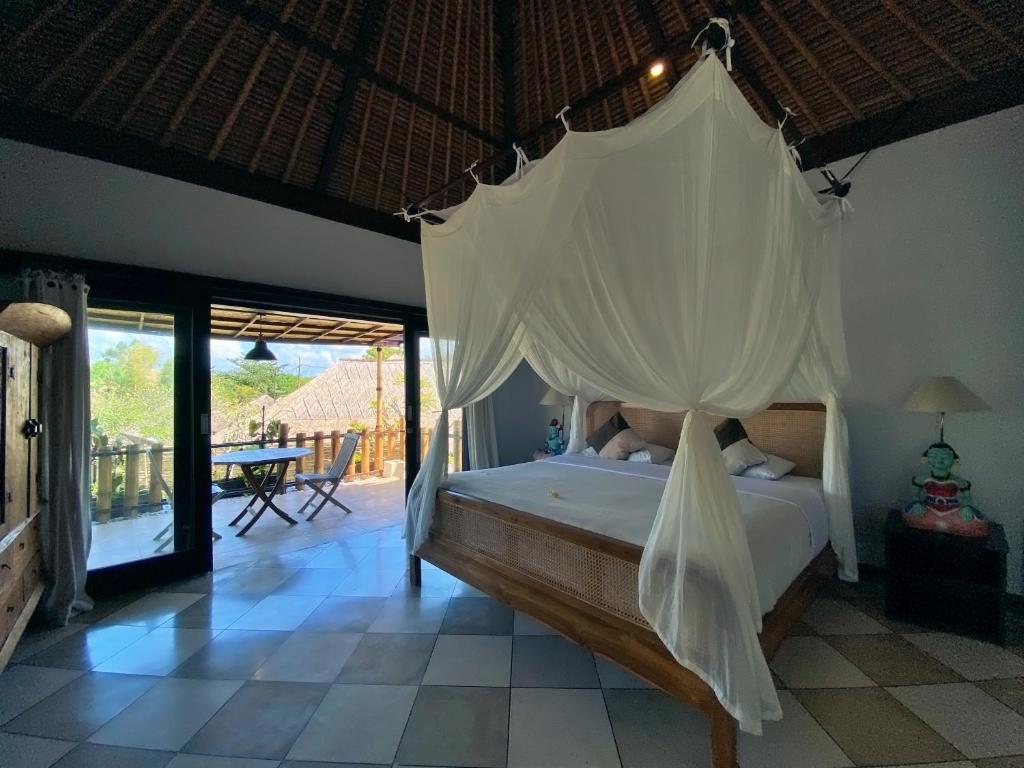 2 Bedrooms, Pool, Villa