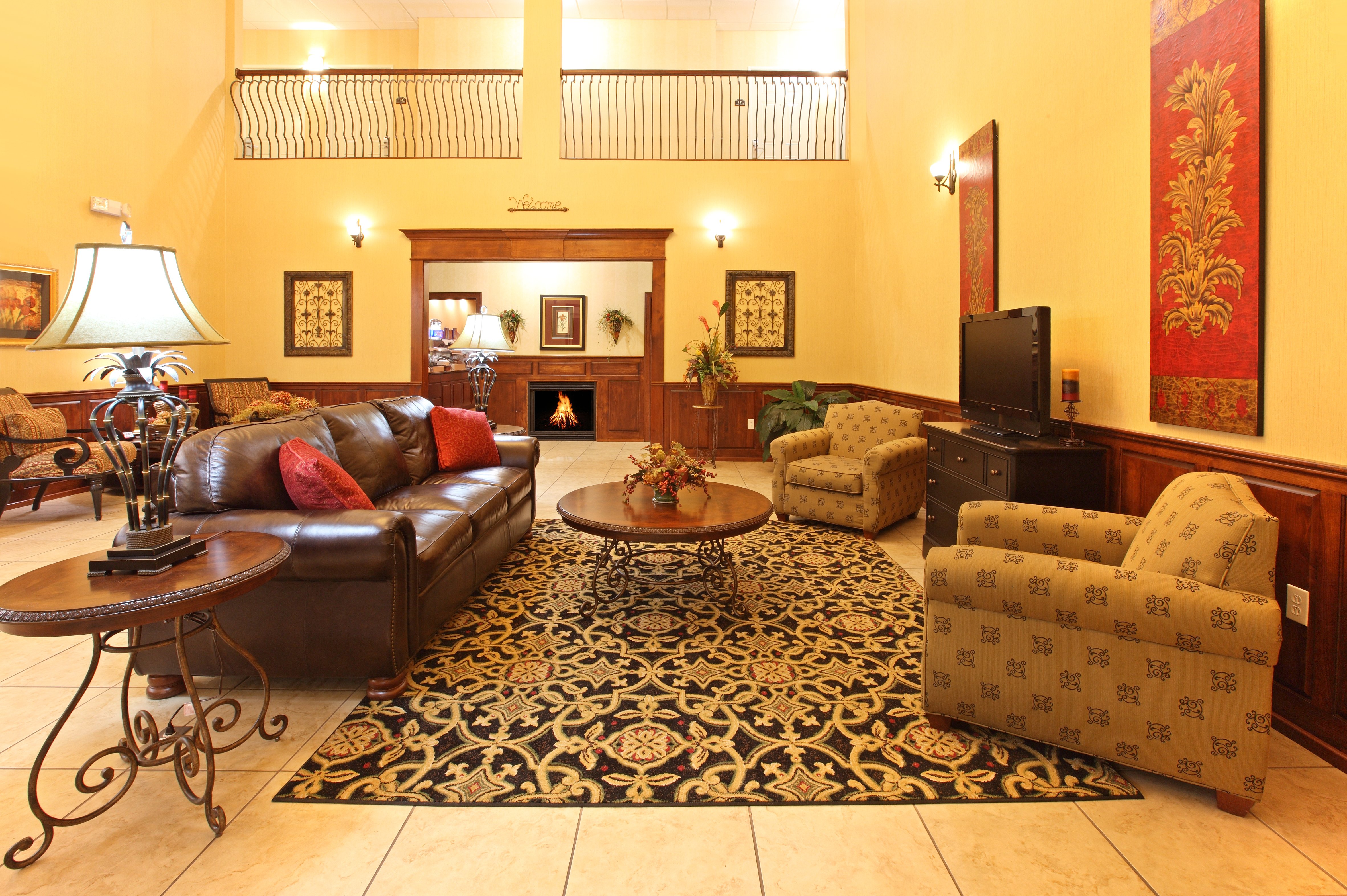 Holiday Inn Express Hotel Suites Clarksville 34/61