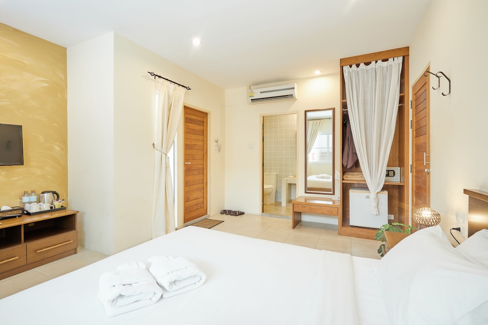 Talay Hotel & Villa 16/50