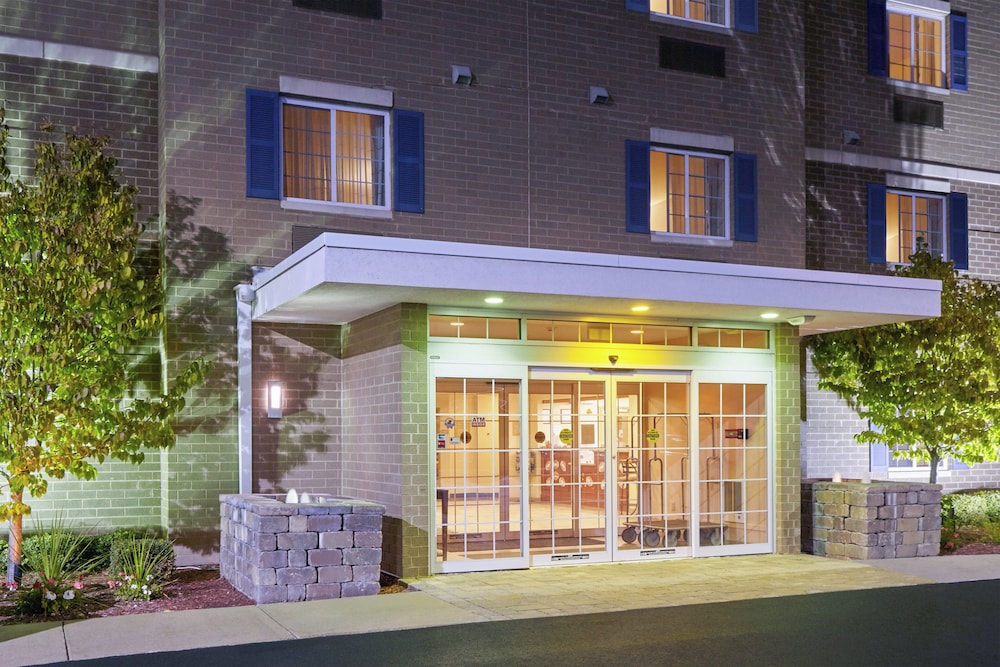 Candlewood Suites Milwaukee Airport-Oak Creek 2/73