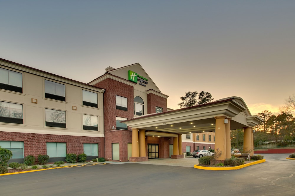 Holiday Inn Express Hotel & Suites Laurel 1/53