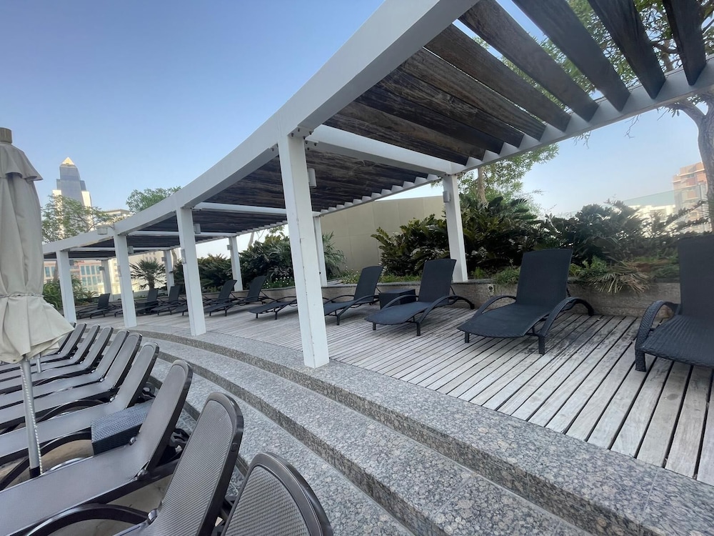 Hyatt Regency Dubai Creek Heights 68/72
