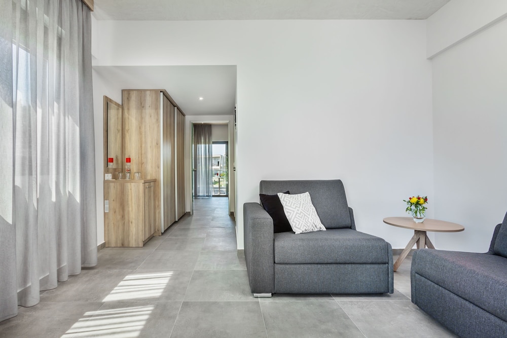 Iris Hotel 87/107