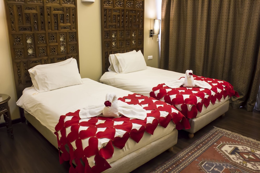 CHTAURA PARK HOTEL 16/50