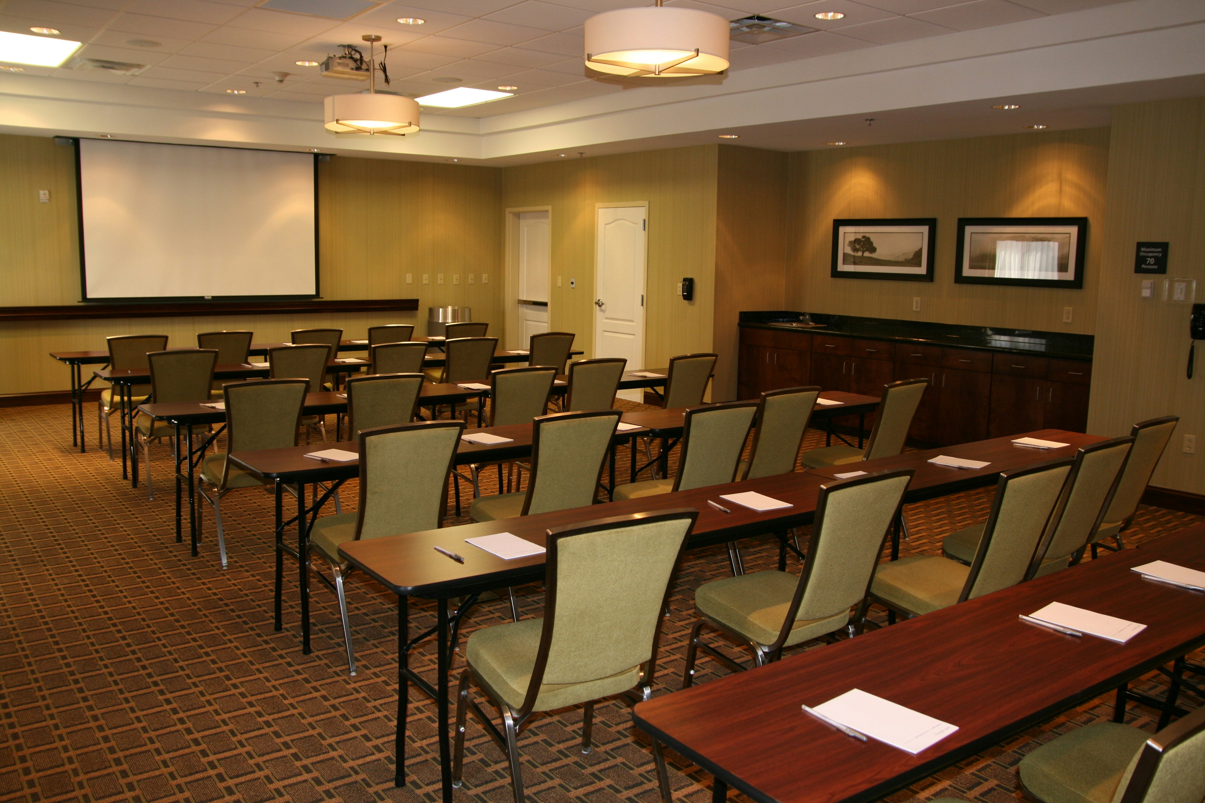 Hampton Inn Crossville 42/47