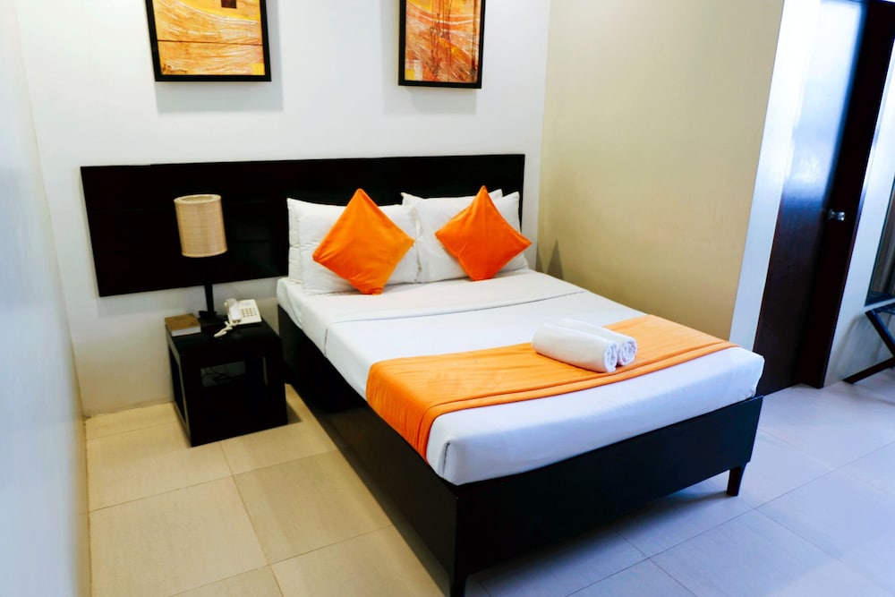 Holiday Suites Hotel Amp Resort 19/50