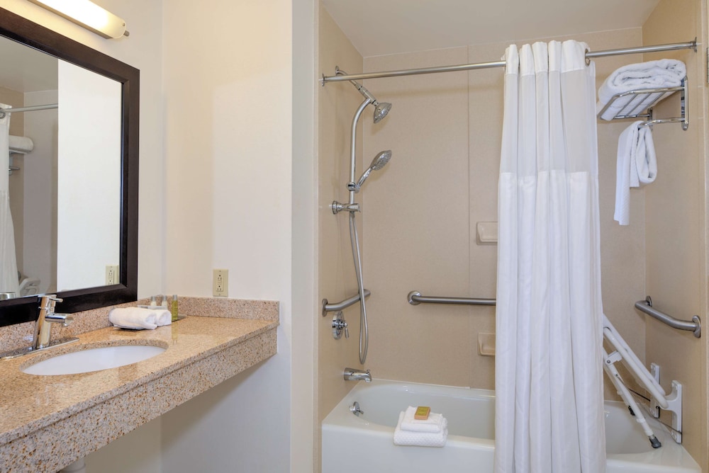DoubleTree by Hilton Hotel & Suites Pittsburgh Downtown 23/81