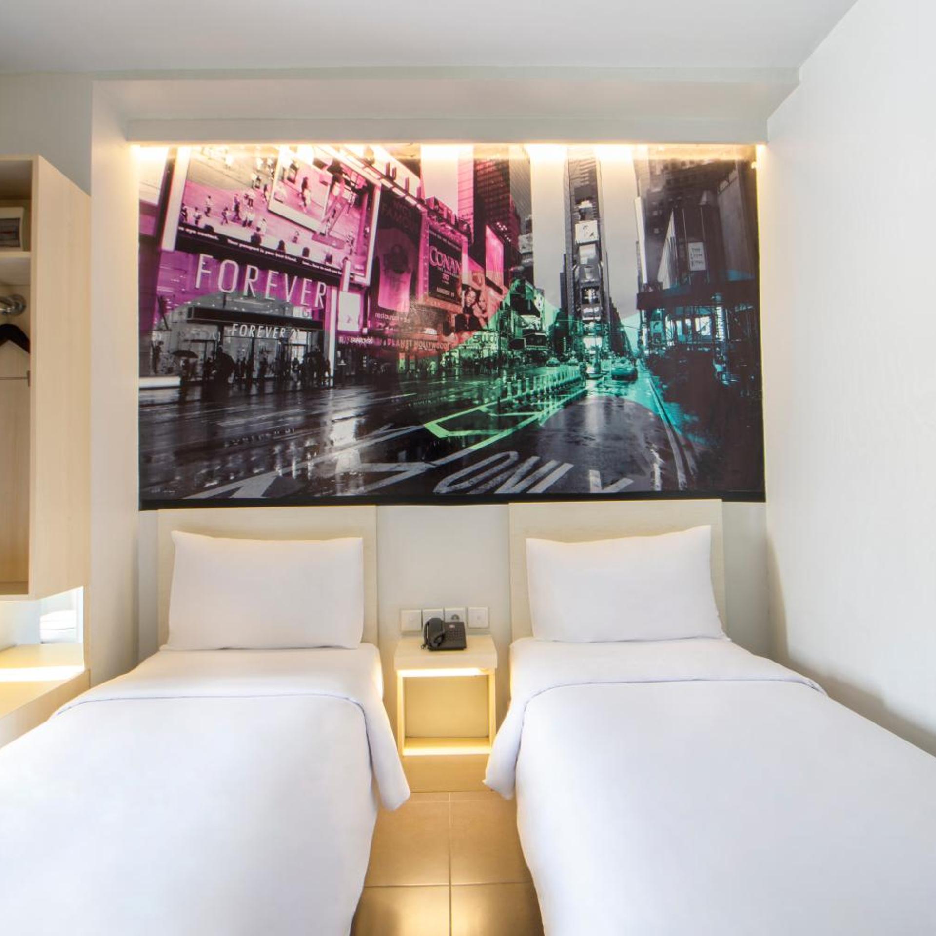 Cleo Hotel Jemursari 8/17