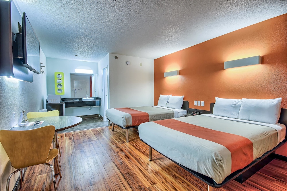 Motel6 Columbus, OH - West 29/58