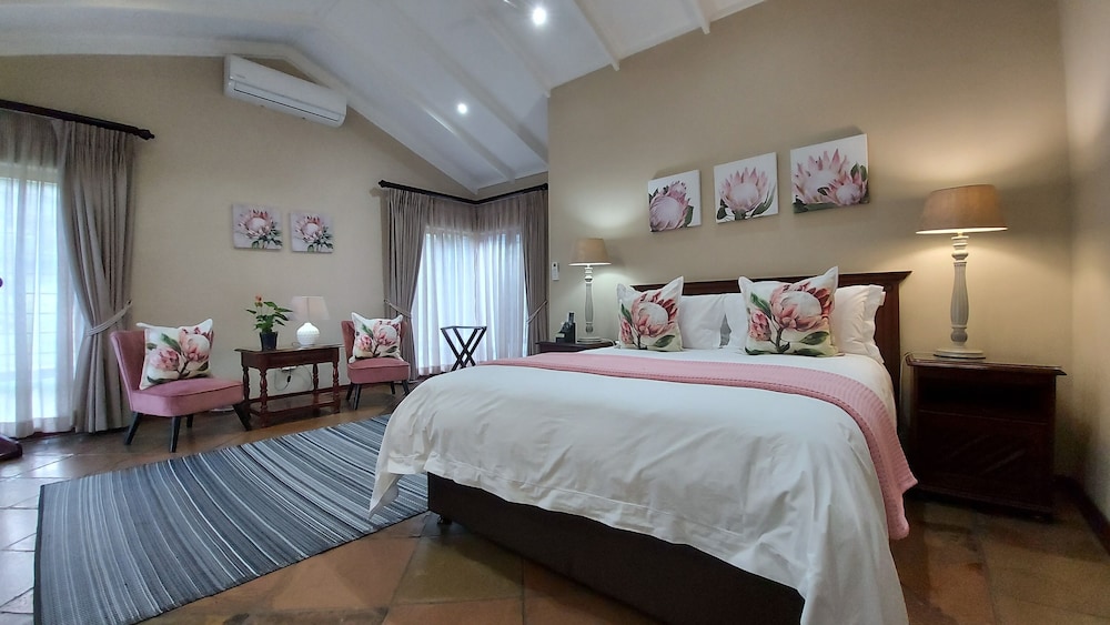 1 BEDROOM, STANDARD, DOUBLE OR TWIN BED, GARDEN VIEW