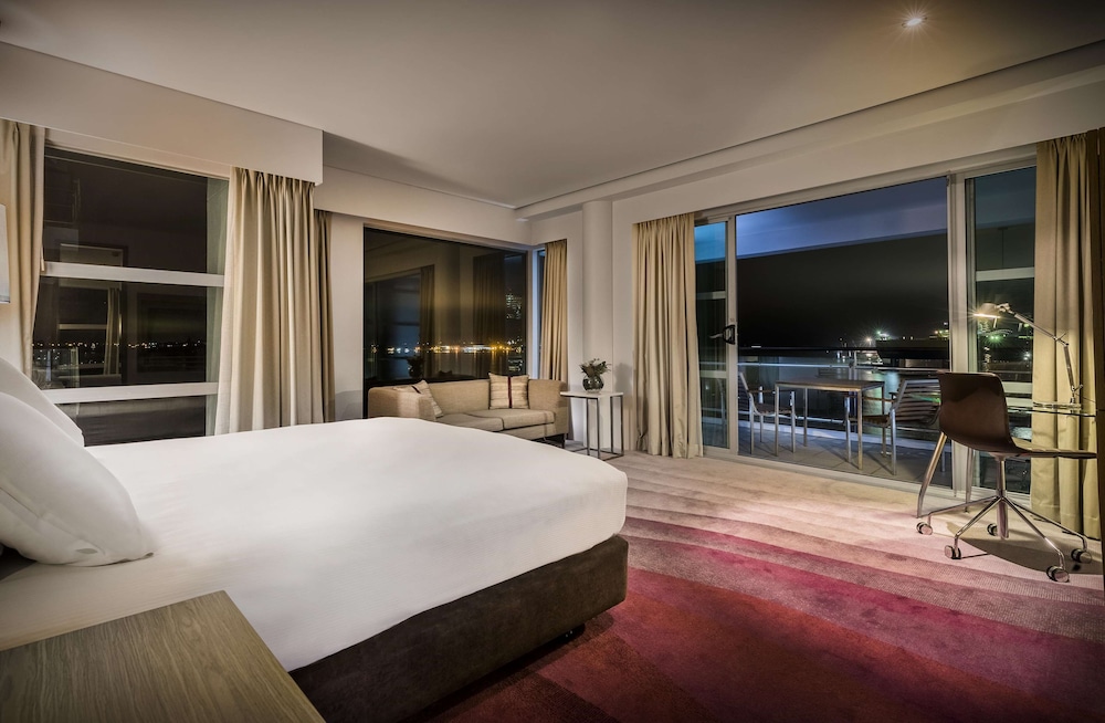 Hilton Auckland 23/78