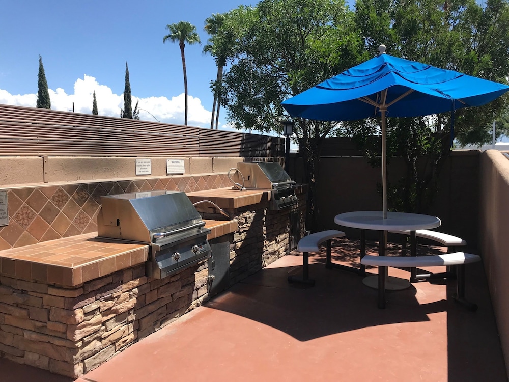 Hilton Vacation Club Varsity Club Tucson 8/42