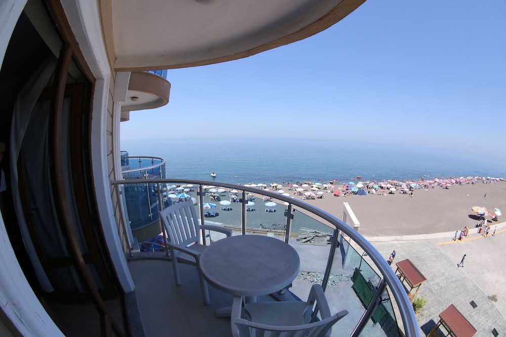 Turkuaz Beach Hotel 48/49