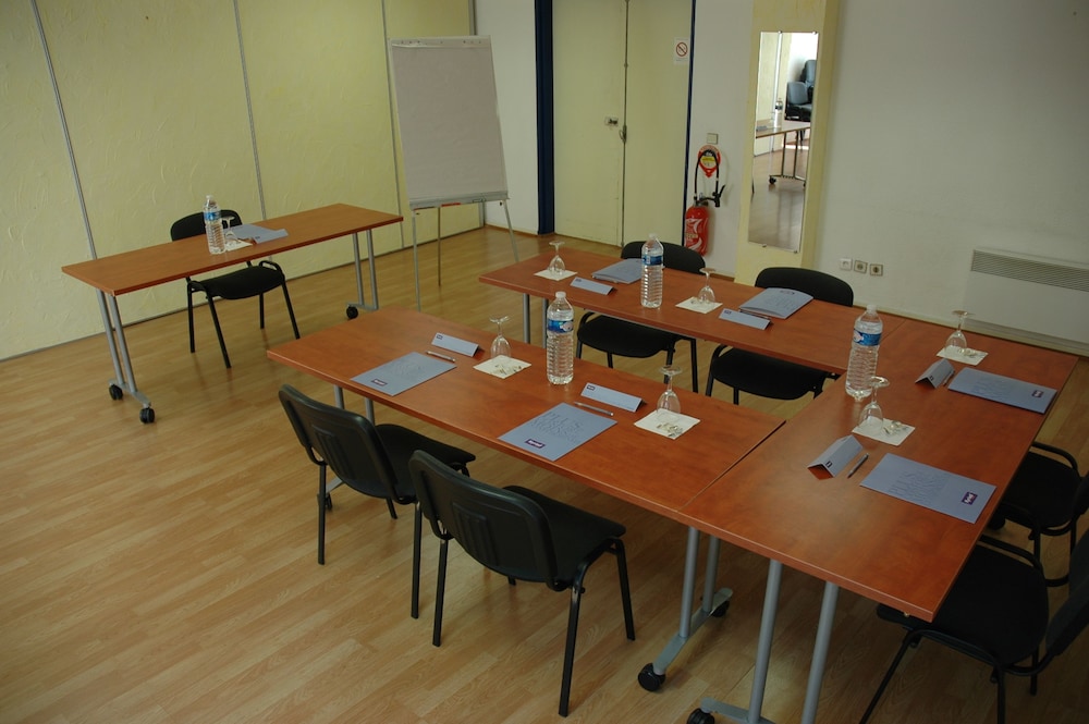 Hotel Le Relais Pau Lons 40/53