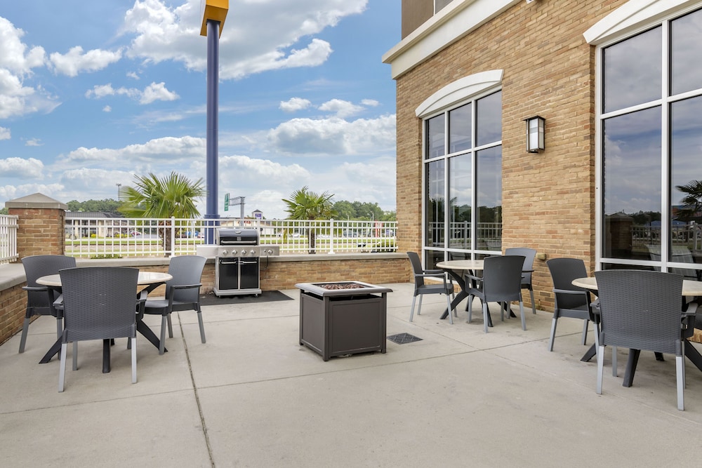 Comfort Suites Florence I-95 25/36