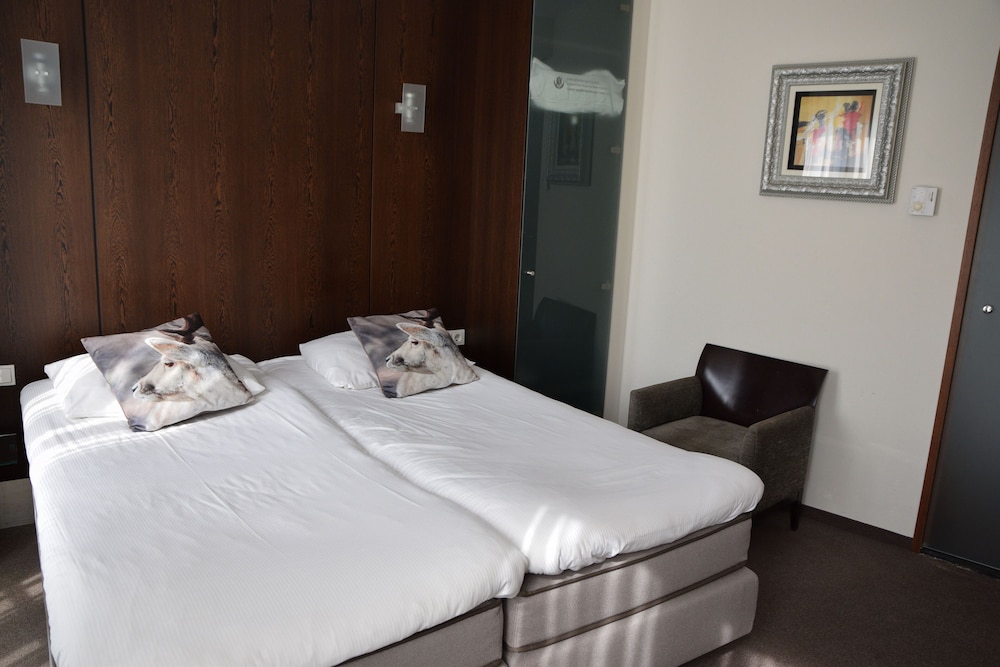 Golden Tulip West Ende 22/73