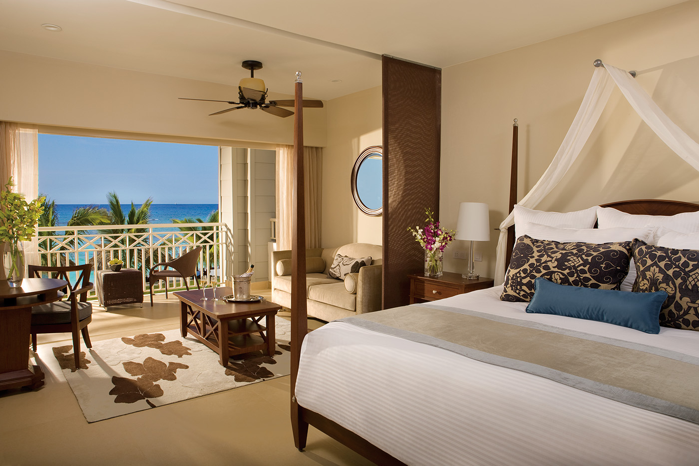 Preferred Club, Swim Out, King Bed, Ocean View