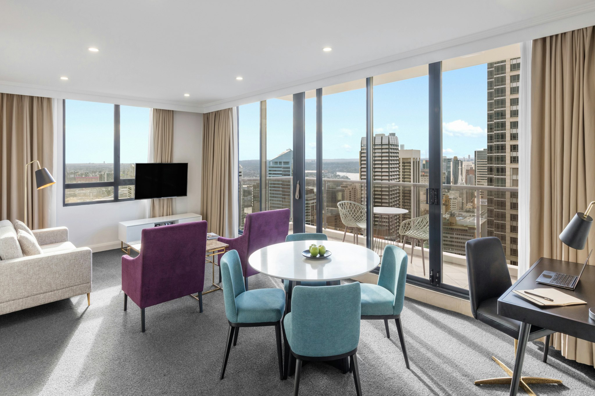Meriton Suites Pitt Street 49/65