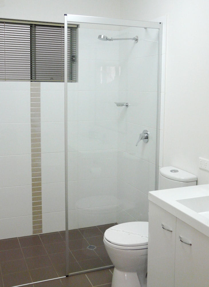 Direct Hotels Monterey Moranbah 27/28