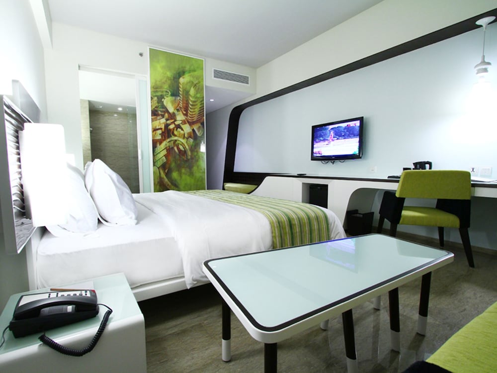 Sensa Hotel 55/64