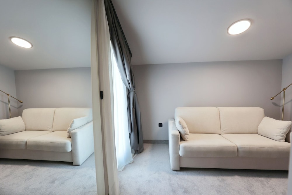 Hotel Milenij 18/38
