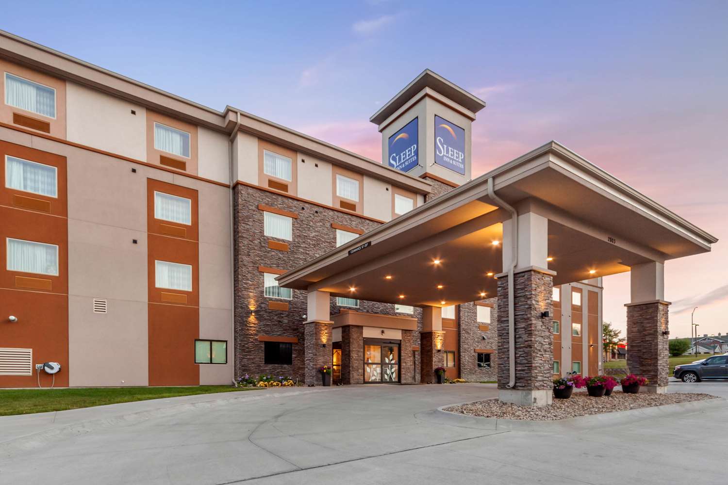 Mainstay Suites University 18/20