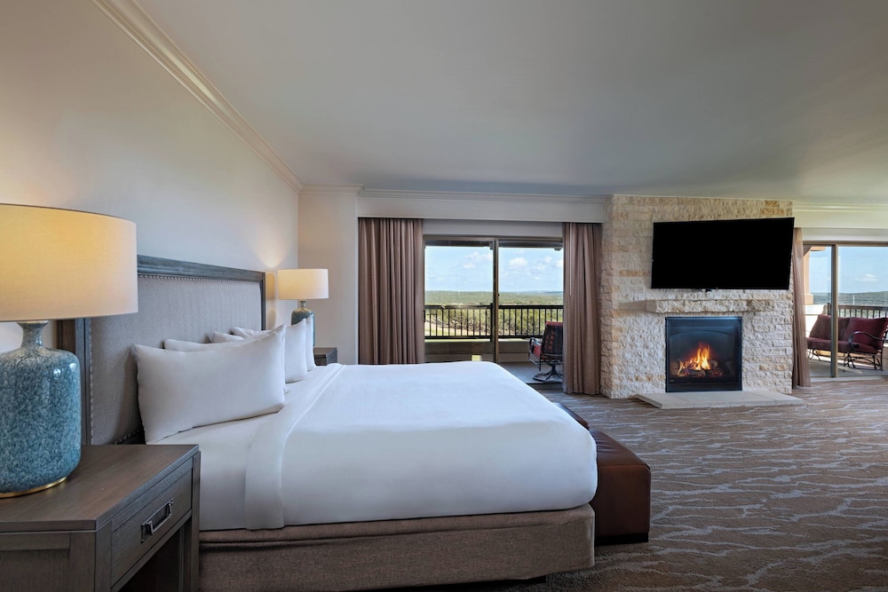 1 Bedroom, Studio, Suite, Golf Course View