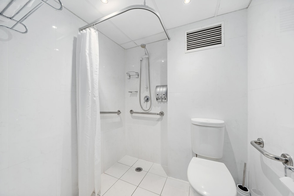 MANUKA PARK SERVICED APARTMENTS 53/58