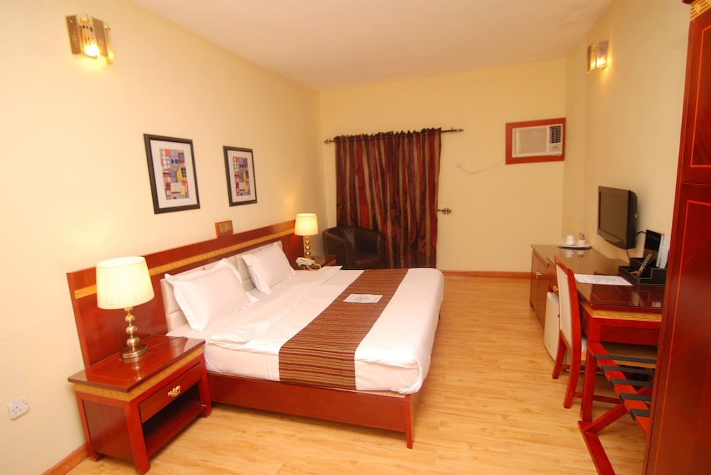 Hotel Rosebud 10/50
