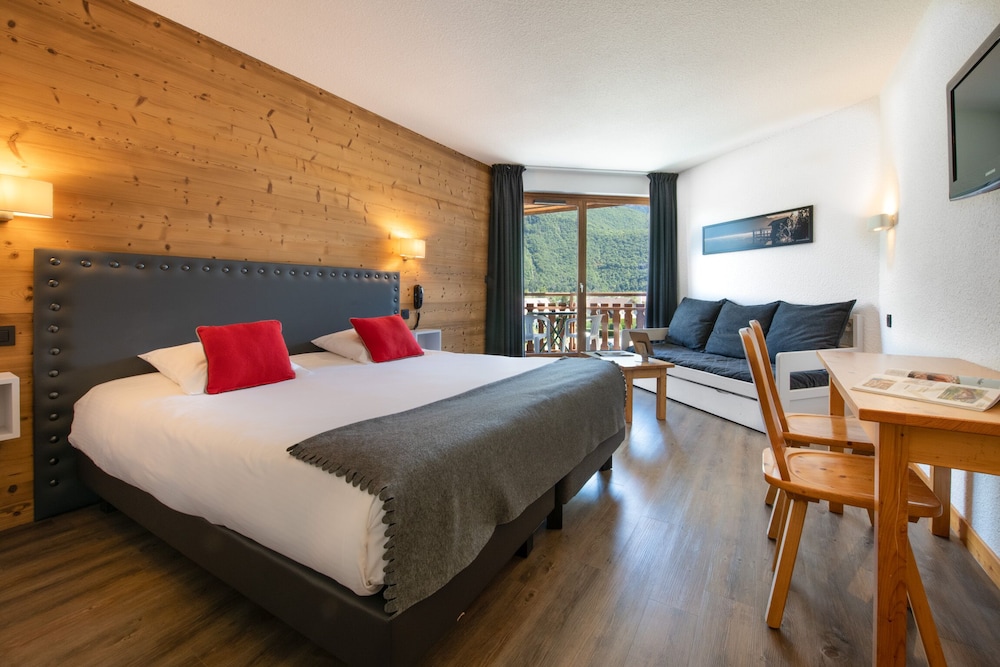 HOTEL ARCALOD - GRAND PARC 7/39