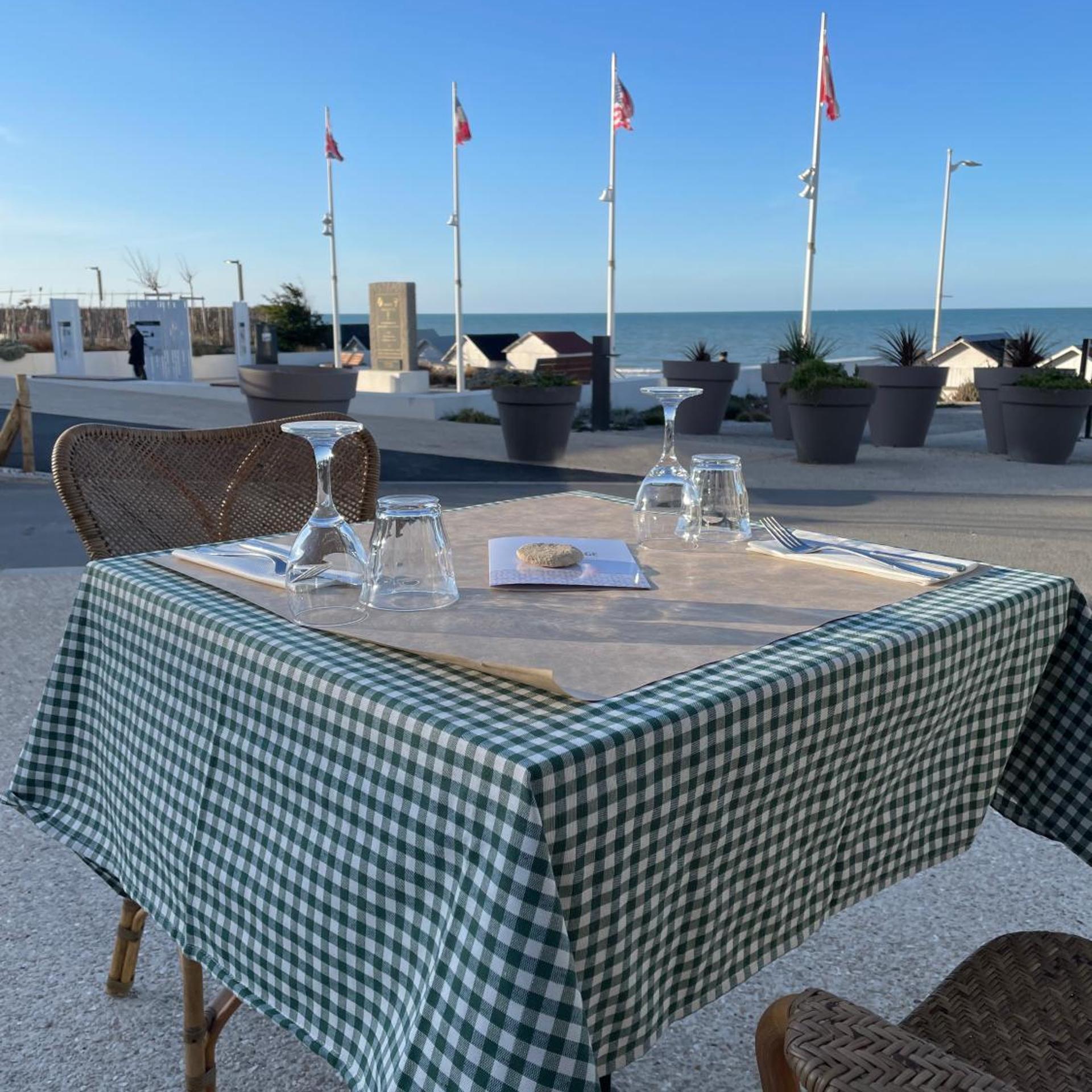 LE BEAU RIVAGE 33/50