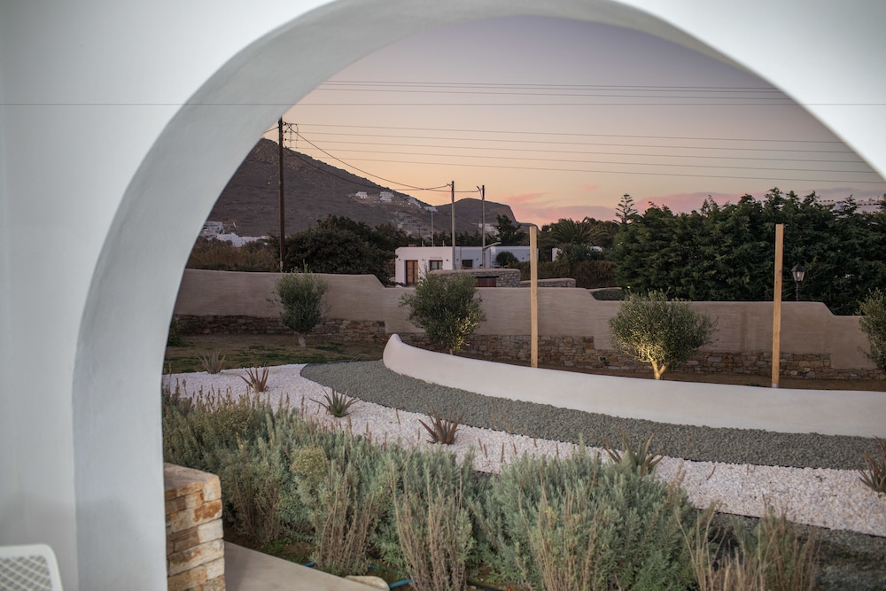 Naxos Euphoria Suites 59/69