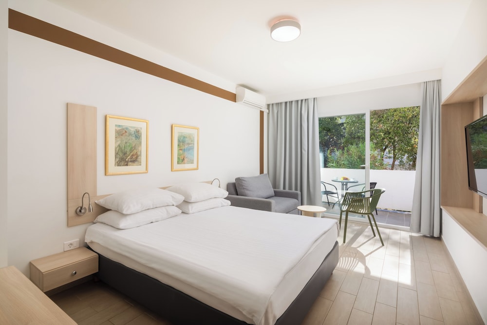 Superior, Double Bed, Sofa, Balcony