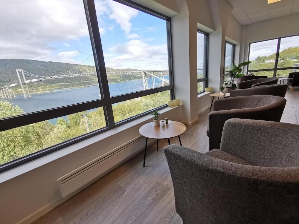 Tjeldsundbrua Hotel 30/50