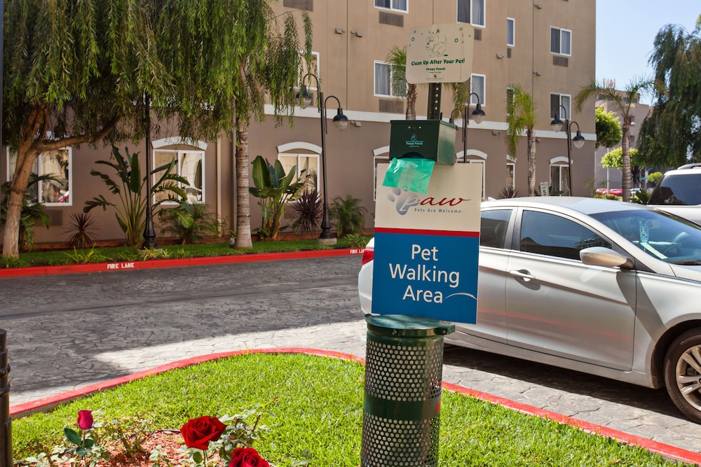 Candlewood Suites LAX Hawthorne in HAWTHORNE - CA