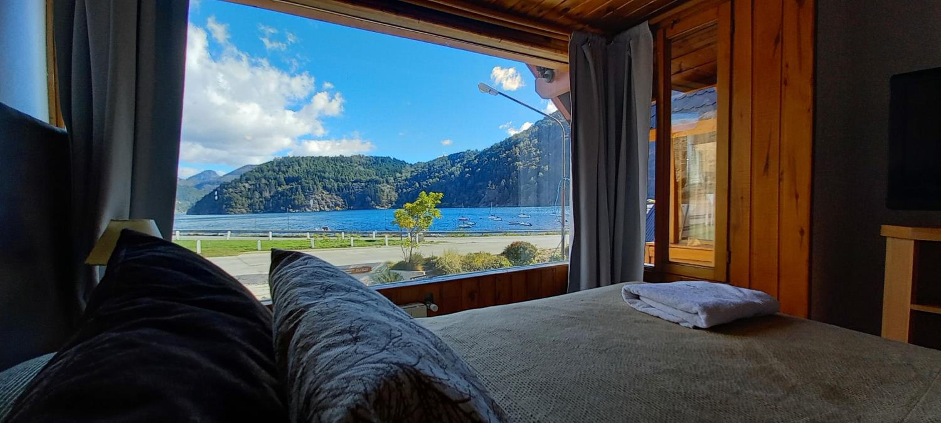 Cabanas del Lacar San Martin de los Andes 5/18