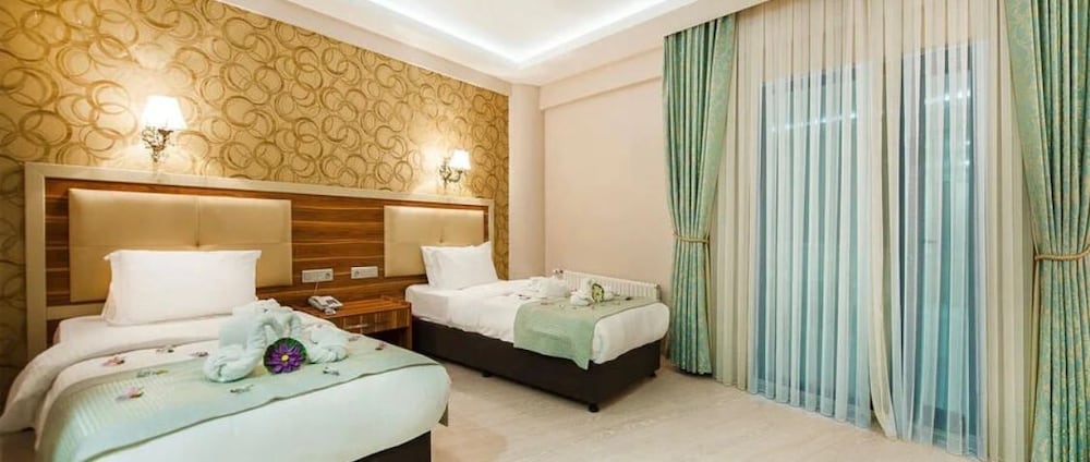 WHITE TUANA THERMAL YALOVA 29/69