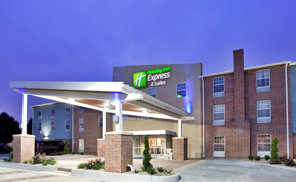 Holiday Inn Express Suites North Kansas City Ex Quality Inn Suites 3/52